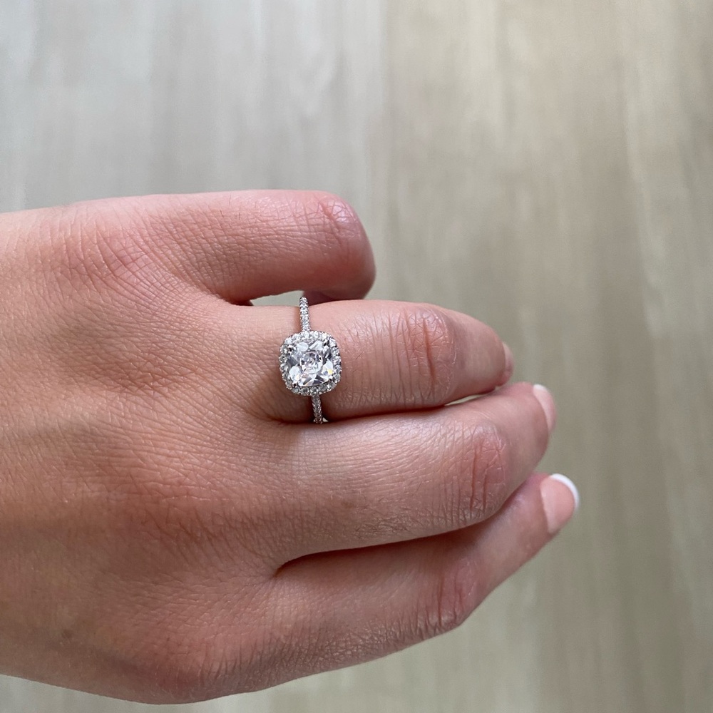 Elegant Silver Ring with CZ